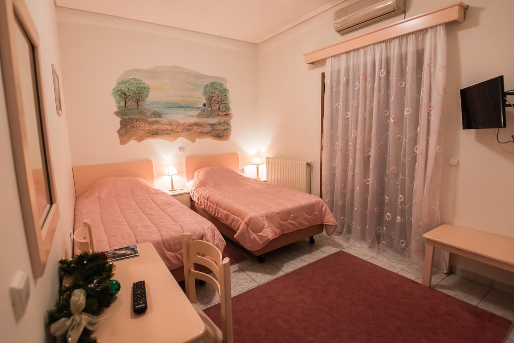 Artemis Hotel Karpenisi Phòng bức ảnh