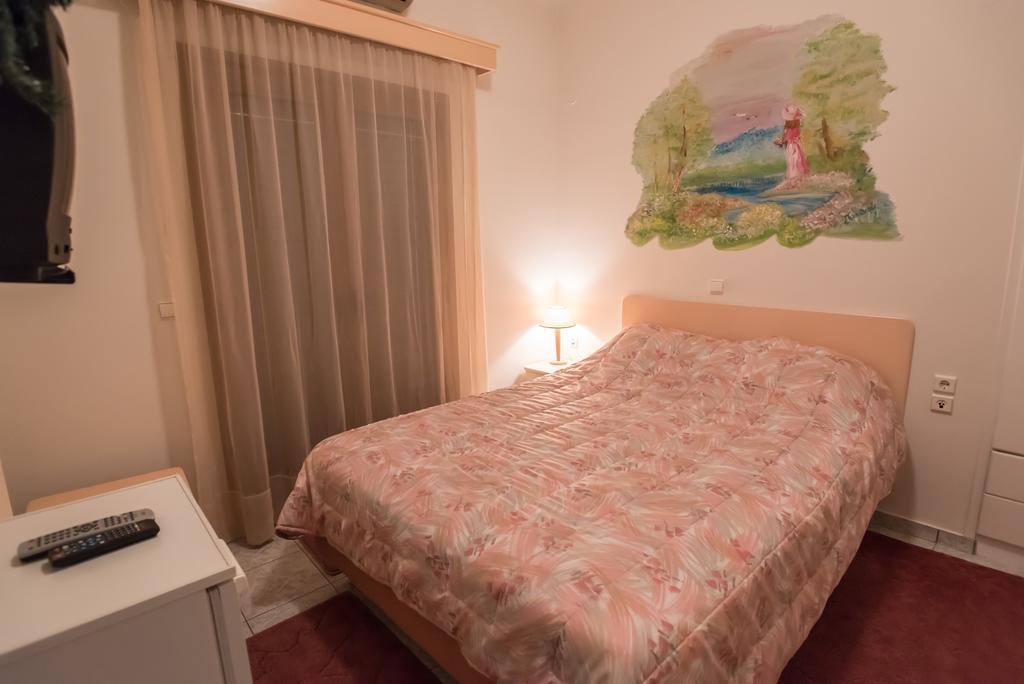 Artemis Hotel Karpenisi Phòng bức ảnh