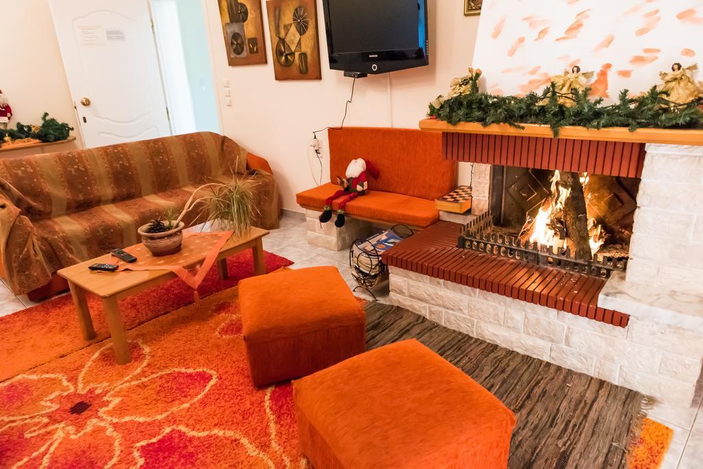 Artemis Hotel Karpenisi Ngoại thất bức ảnh