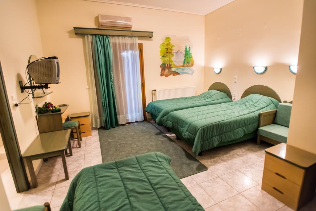 Artemis Hotel Karpenisi Phòng bức ảnh