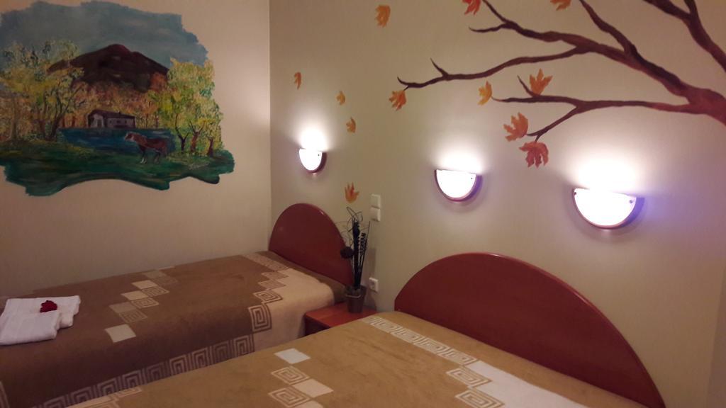 Artemis Hotel Karpenisi Ngoại thất bức ảnh