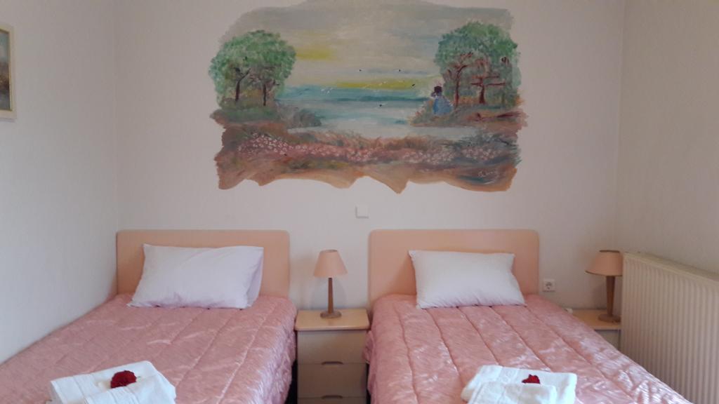 Artemis Hotel Karpenisi Ngoại thất bức ảnh